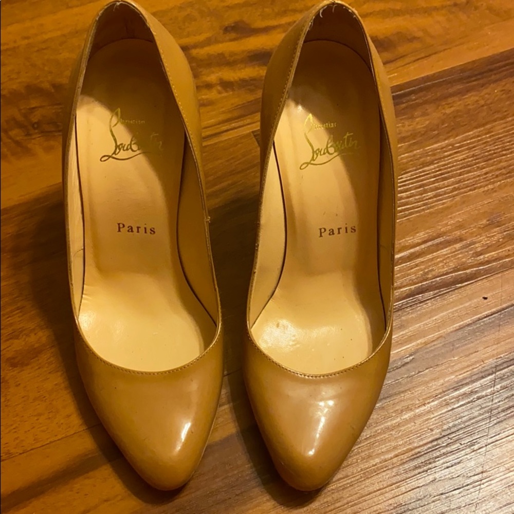Christain louboutin shoes ( authentic) no trade